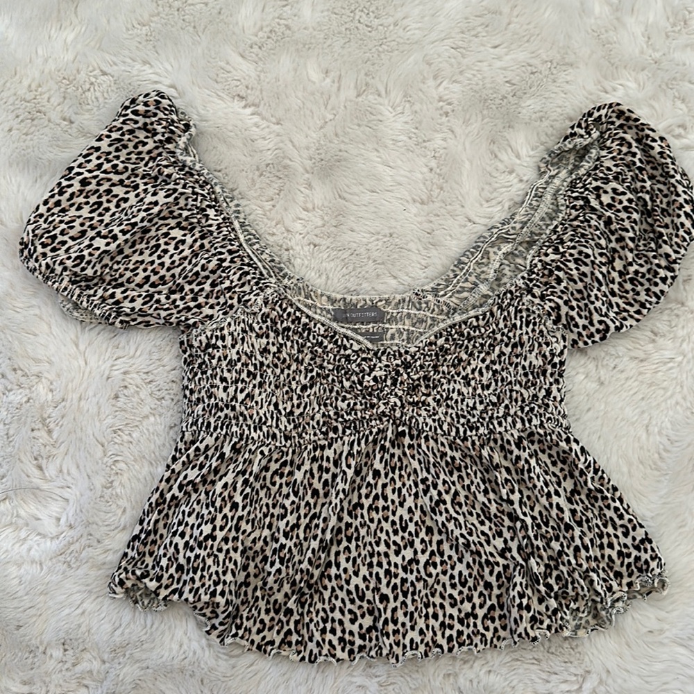 URBAN OUTFITTERS LEOPARD PRINT TOP
